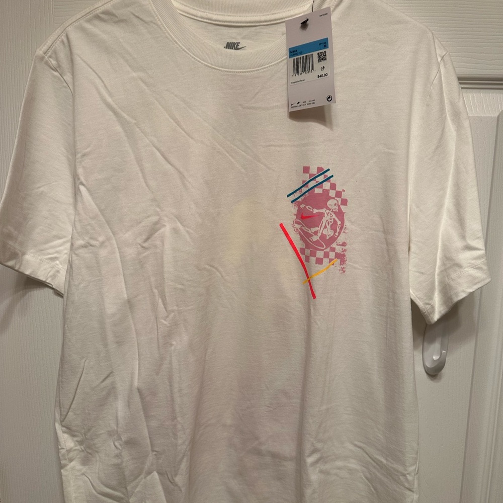 Nike White and Pink Short Sleeve Tee
